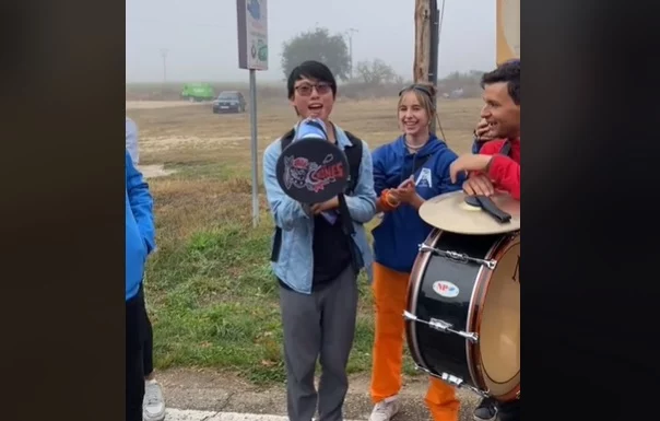 La sorpresa que se llevó en Burgos un chino que hacía el Camino de Santiago 3 Chino en Burgos camino a Santiago2