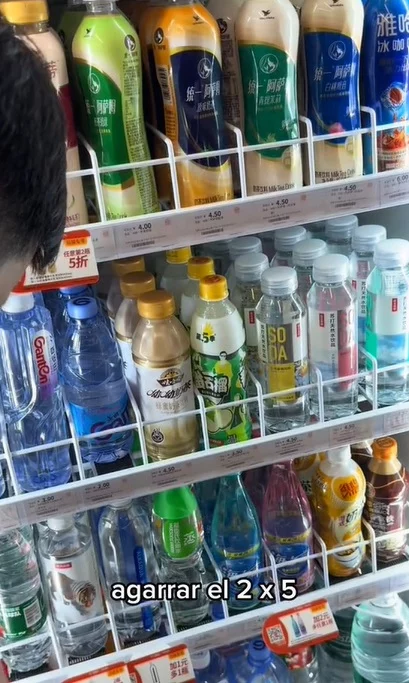 Un chino enseña en TikTok cómo pagan con cualquier parte del cuerpo en China 2 Chino muestra como pagan con una parte del cuerpo en China3