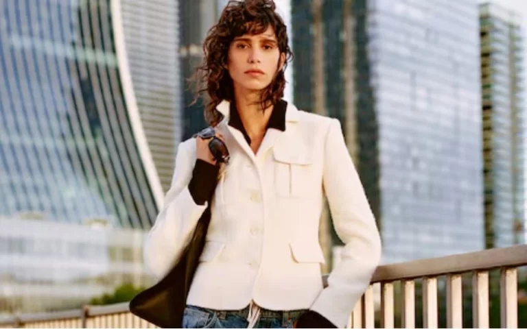 Consigue un look rompedor con esta chaqueta tweed de Mango