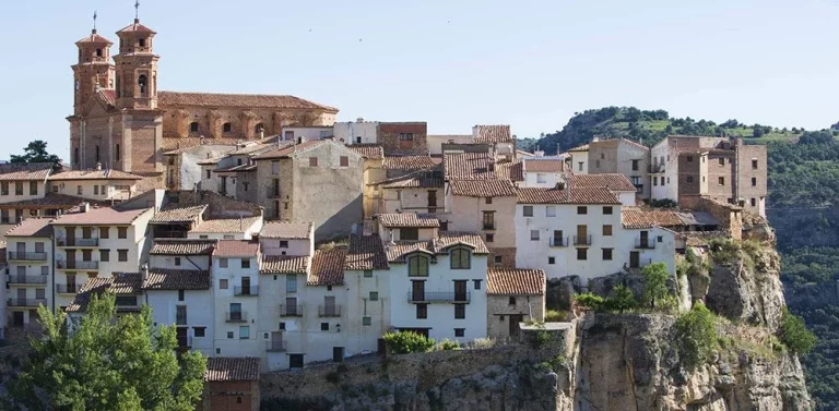 Contrato fijo y alojamiento gratis por ir a trabajar a este pueblo español