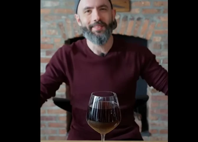 Creador de contenidos prueba el Gatorwine