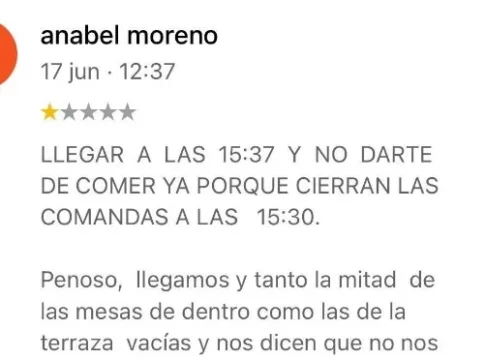 Feroz crítica a un restaurante. Feroz crítica a un restaurante.