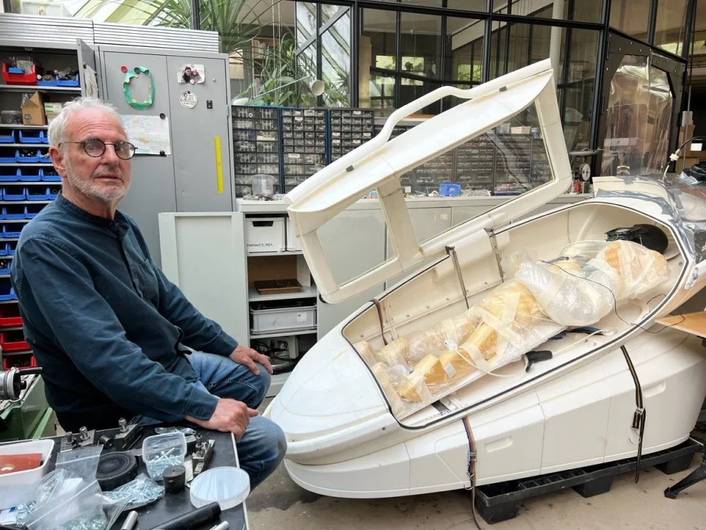 Críticas y defensores: ¿Un avance o una glorificación del suicidio?