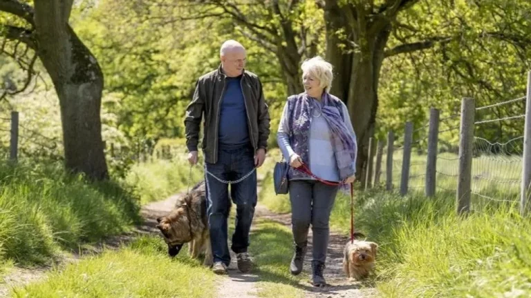 Cuánto tiempo al día tienen que caminar los jubilados para vivir más años