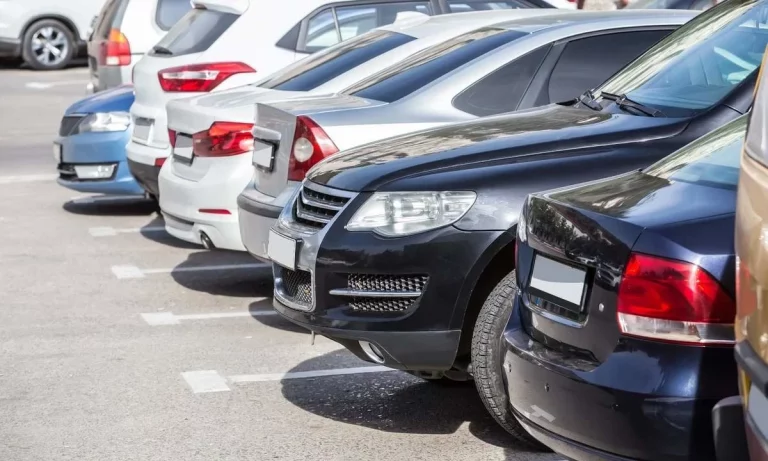 El consumo de combustible y el ahorro también depende del color del coche