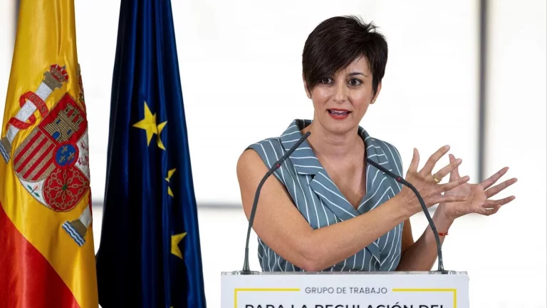 El gobierno amarra los alquileres de temporada para controlar la crisis de la vivienda
