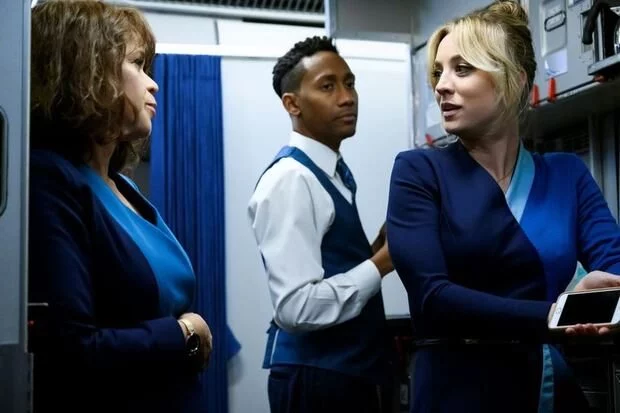 El reto de interpretar a múltiples versiones de un personaje en ‘The Flight Attendant’