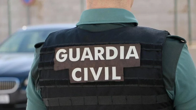 Agentes de la Guardia Civil de Ibiza descartan un asesinato en la muerte de una mujer