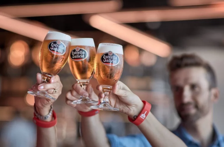 Estrella Galicia, Mahou, Alhambra… El diario The Telegraph elige la mejor marca de cerveza española