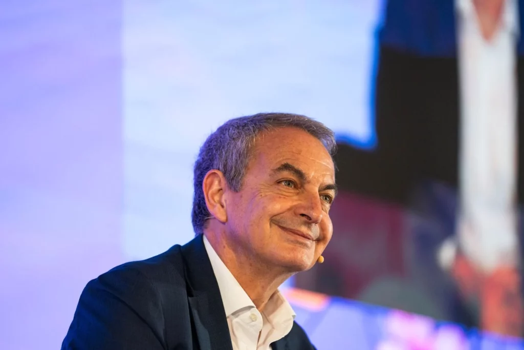 El abogado que está presentando la querella contra Zapatero lo señala como el representante internacional del regimen