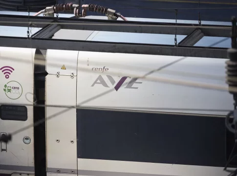 Renfe anota una merma de ingresos de 50 millones por una supuesta deuda de Talgo
