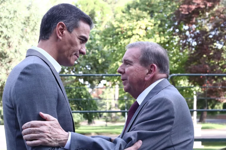Pedro Sánchez sigue sin reconocer a Edmundo González tras la reunión entre ambos