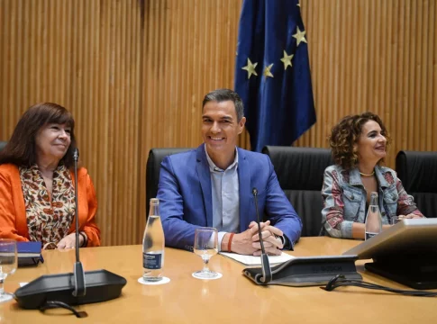 Pedro Sánchez muestra su debilidad internacional en los casos de Venezuela, Israel o Marruecos