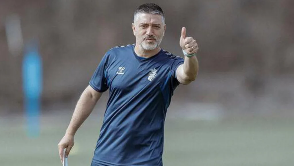 García Pimienta recibe ultimátum del Sevilla FC: ganar al Valladolid o al paro 1 García Pimienta