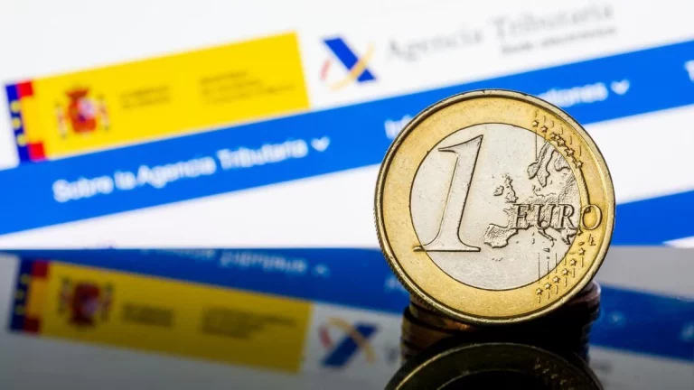 Guarda las facturas del material escolar para la Declaración de la Renta 2024