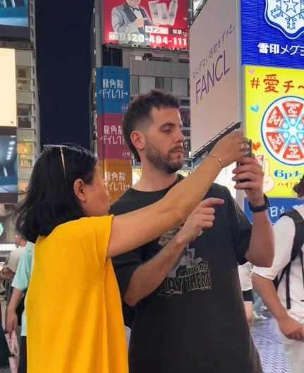 Insólita situación de un influencer en Japón
