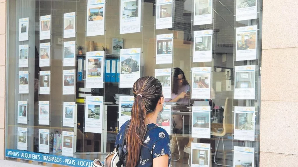 La escasez de alquileres de larga duración: un problema creciente en Barcelona