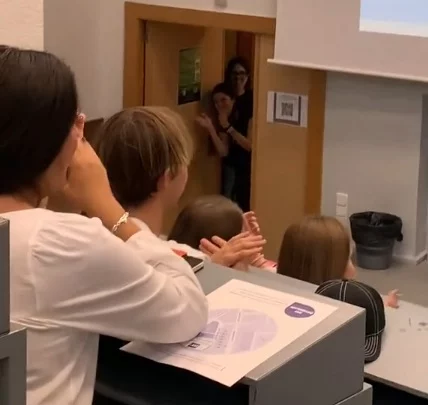 La tuna tomandose una clase en Espana2