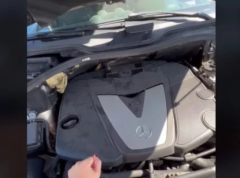 Mercedes con el bolsillo de 'Doraemon' Mercedes con el bolsillo de 'Doraemon'