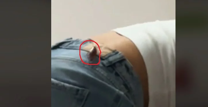 Mujer intenta matar una cucaracha y s ehace viral2