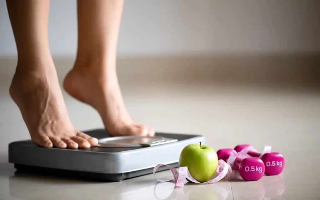 ¡Olvida el conteo de calorías! Alternativas avaladas por la ciencia que superan a la dieta hipocalórica clásica para perder peso 1 Más allá de la dieta hipocalórica clásica: Resultados contundentes en la balanza