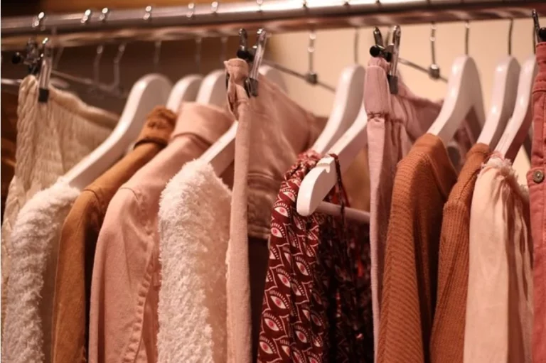 Novedades de Primark para el otoño: vaqueros rectos, chaqueta efecto cuero por 18 euros…