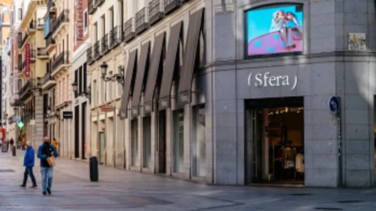 Los pantalones primaverales de Sfera son la combinación perfecta de estilo y comodidad