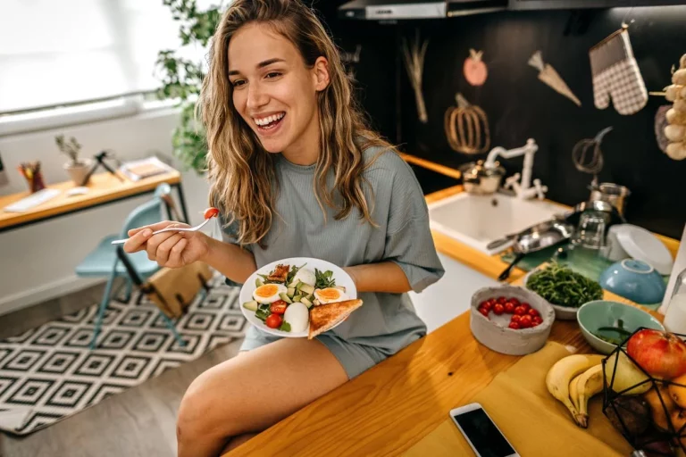 Olvídate de las dietas restrictivas: este truco de alimentación es la clave para mantenerte en forma