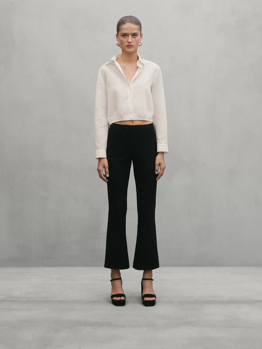 Pantalón crop flare fit