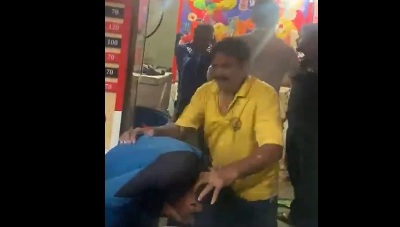 El 'ingrediente extra' que causó una trifulca en un puesto de zumo de la India 2 Pelea en local de zumos de la India 1