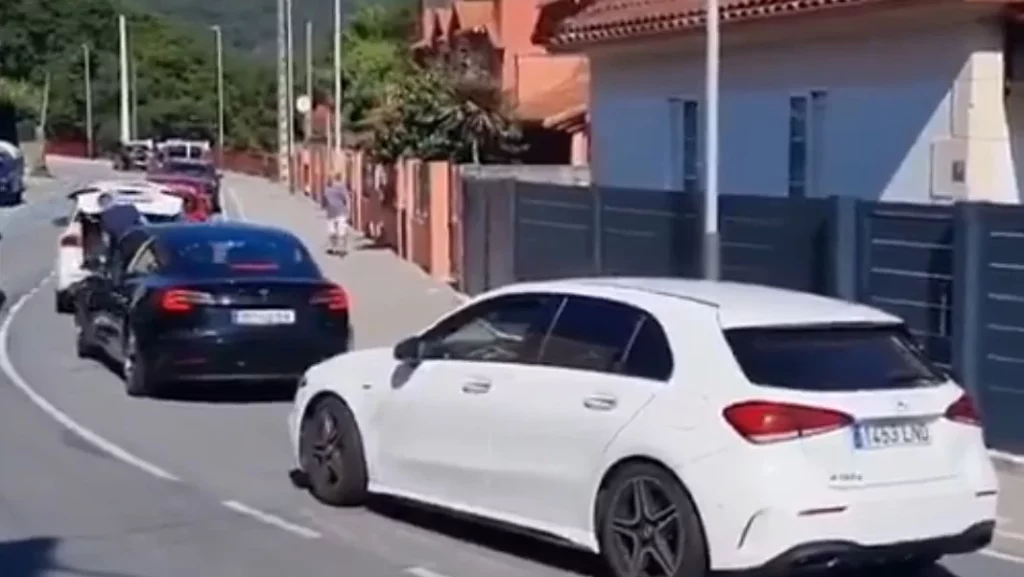 Protesta contra exceso de turistas en Galicia 2