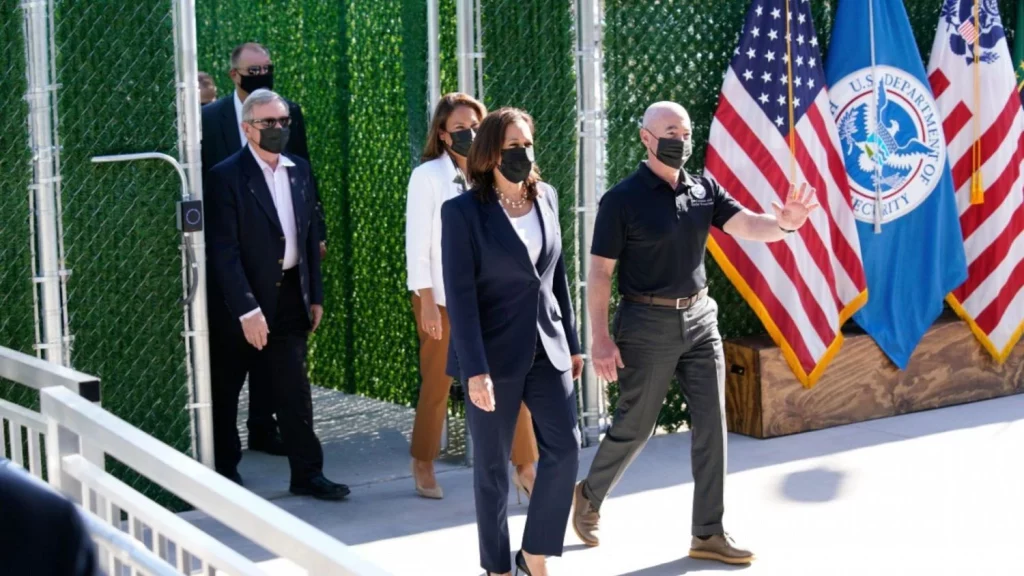 Kamala Harris justifica sus cambios de postura en inmigración y energía 2 Refuerzo de políticas migratorias: de la crítica a la aplicación de la ley