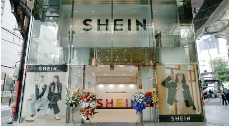Shein adelanta a Leroy Merlin e IKEA con su solución de 3 euros para no necesitar perchas en el armario