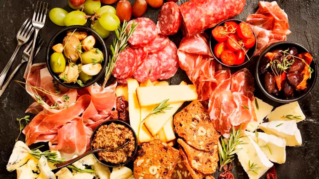 El peligro oculto en nuestras neveras: carnes procesadas bajo la lupa