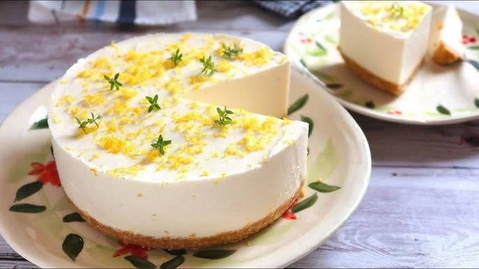 Tarta de mousse de limón y galleta, un postre irresistible