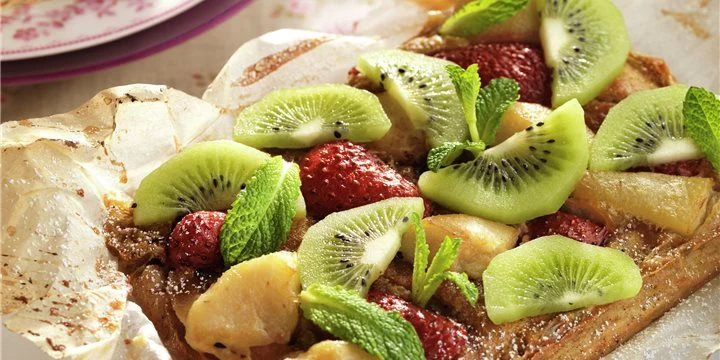 Tortilla dulce de kiwi, fresas y pera