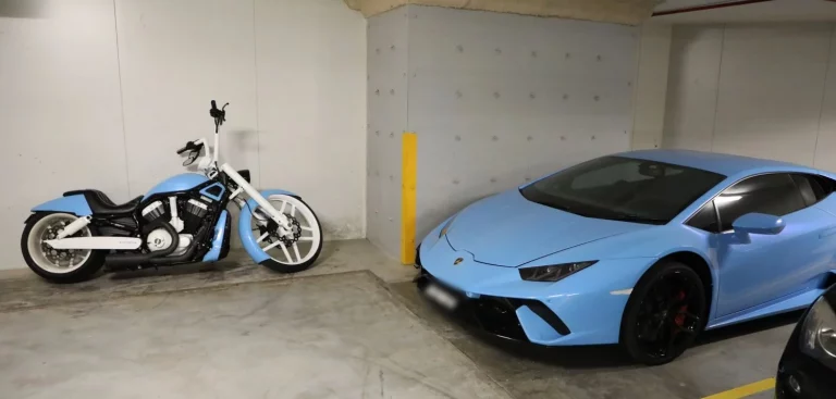 Le pillan con un Lamborghini y dos Rolex cuando llevaba 5 años cobrando el paro