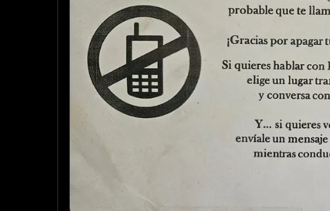 Un cura pone este cartel en una iglesia de Sevilla y el mensaje final es de película