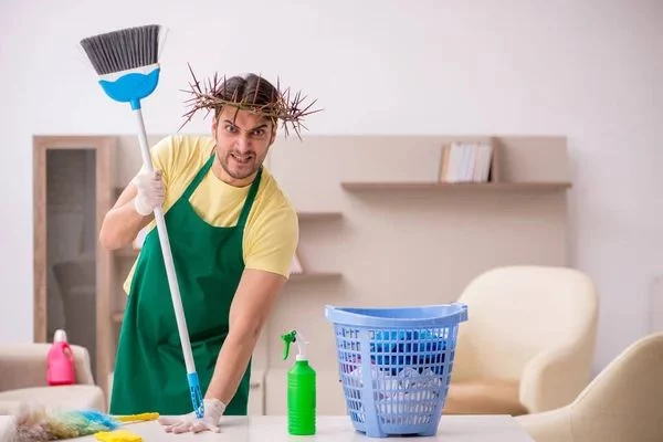 Un estudio desvela cuál es la tarea del hogar más odiada en España