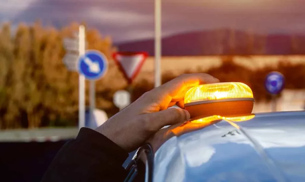 DGT: características y requisitos de la luz V-16