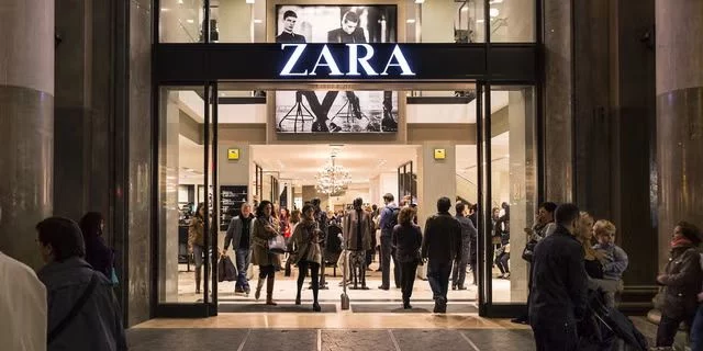 La nueva colección de Zara encenderá tu armario en otoño con faldas, tops, polos...