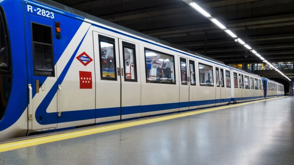 Una tiktoker explica por qué se está usando mal el andén del Metro de Madrid 2 El Metro de Madrid alerta a todos los madrileños por esta estafa que circula en redes sociales