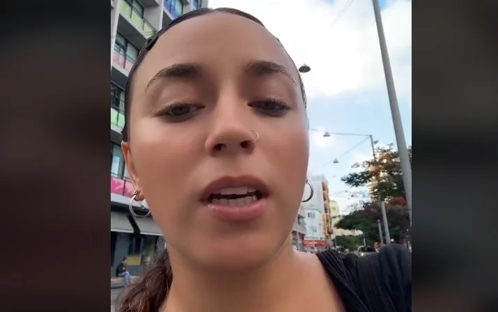 chica y su historia como camarera en Espana1