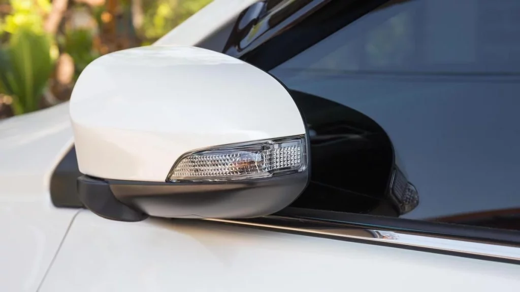 Conclusión: la importancia de los retrovisores y las normas de la DGT