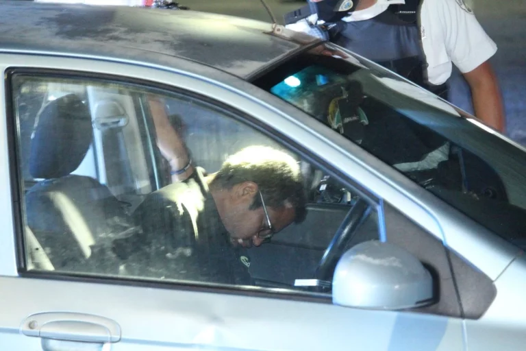 La manera de salvar tu vida si el conductor del coche se queda inconsciente