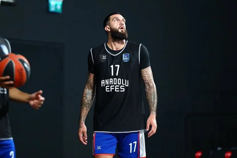 Vincent Poirier lanza una amenaza brutal a su máximo enemigo en el Real Madrid