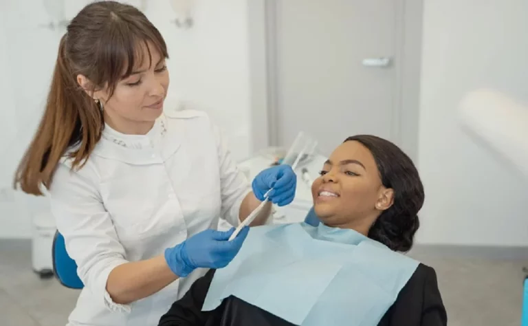 El poder de una sonrisa saludable en tu vida profesional y en las redes sociales