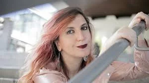 María Velasco, la talentosa dramaturga, recibe el Premio Nacional de Literatura Dramática 2024 por 'Primera sangre'