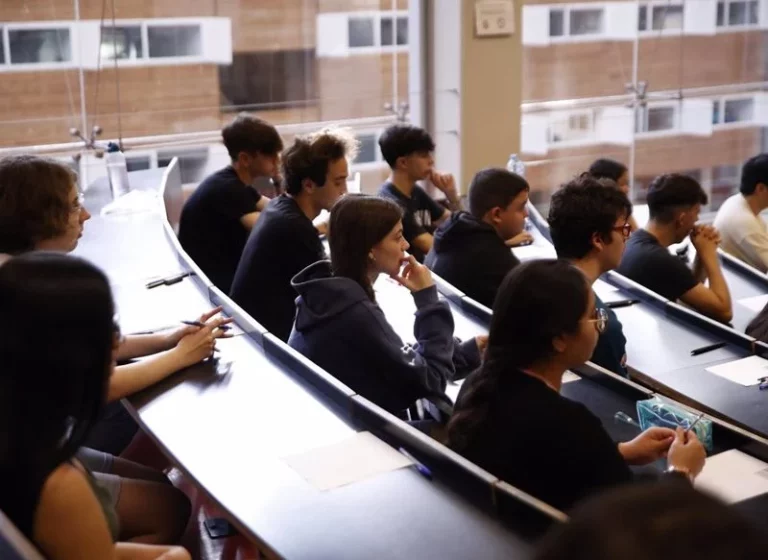 El INCIBE alerta a los estudiantes de un timo relacionado con la matrícula universitaria