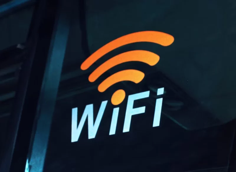NO CREAR UNA RED WIFI DE INVITADOS NI OCULTAR EL NOMBRE DE LA RED (SSID)